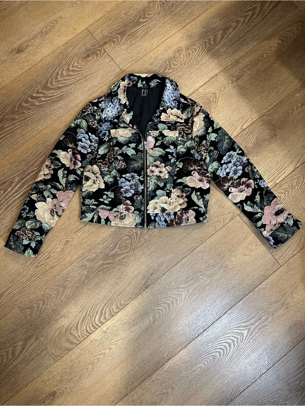 Black Floral Tapestry Zip Up Jacket sz M